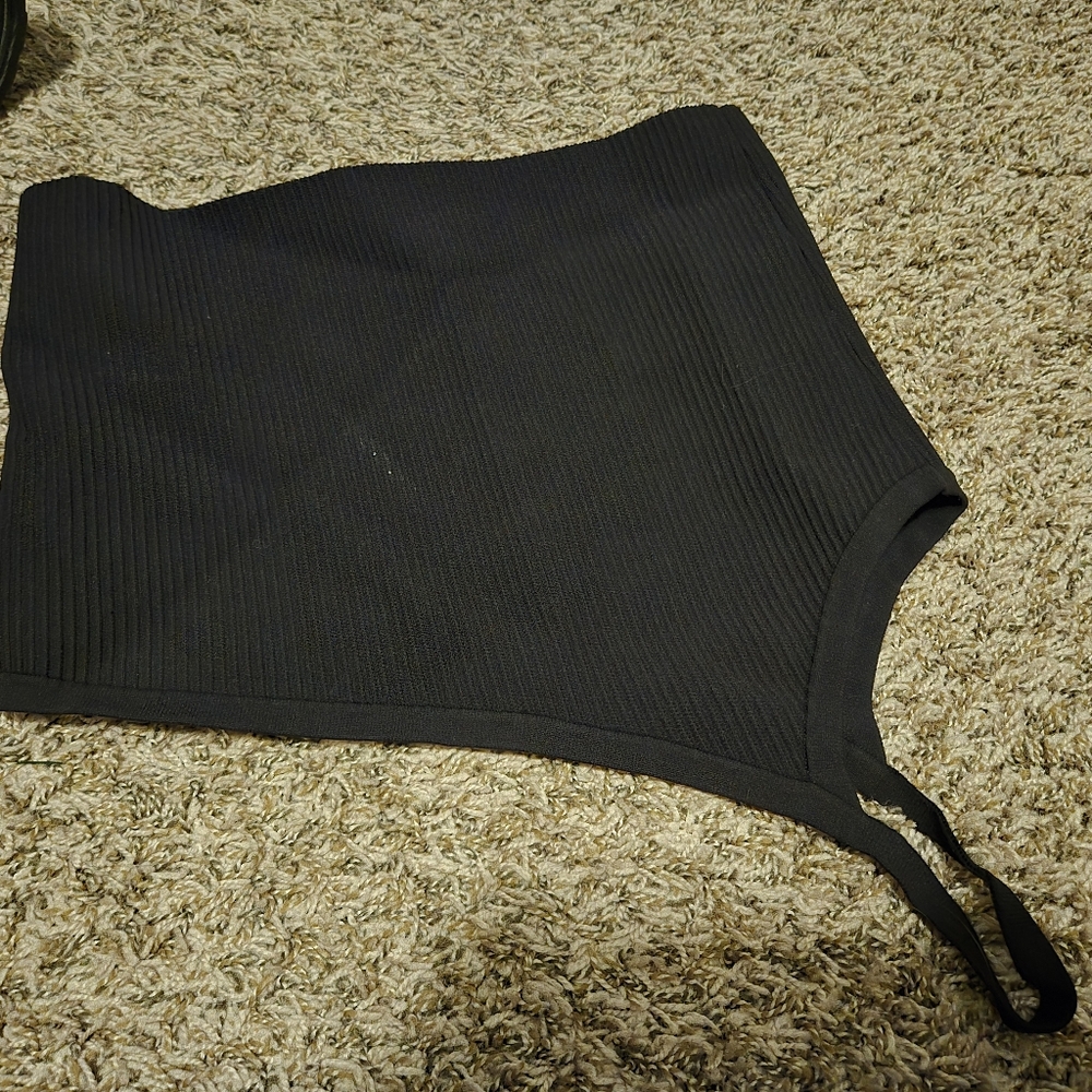 Black tunic forever 21 crop top